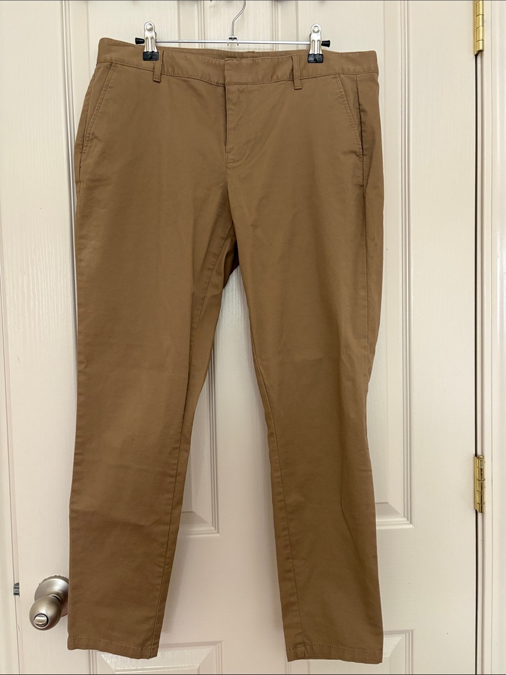 GAP Women's Skinny Chinos in Tan
